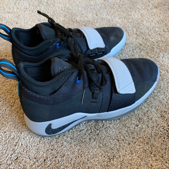 Boy’s basketball shoes, GUC - Picture 5 of 7